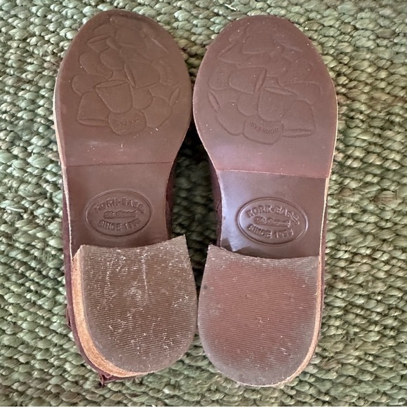 Kork-Ease Mesa Burgundy Suede Leather Ankle Boots Bootie Brass Buckle Sz 8 READ - Picture 6 of 10